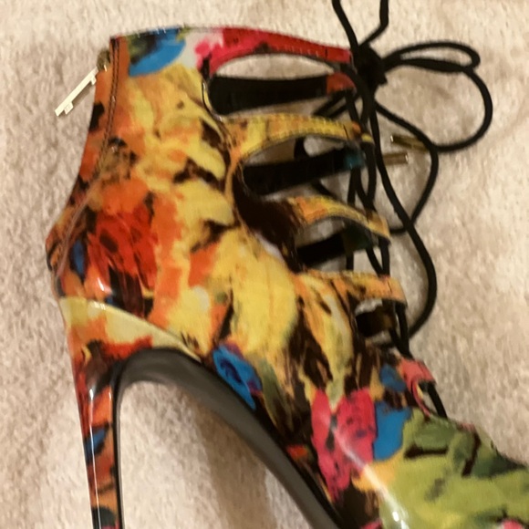 Steve Madden Printed Heels - Picture 6 of 8